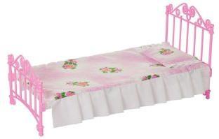 Кроватка розовая с постельным бельем